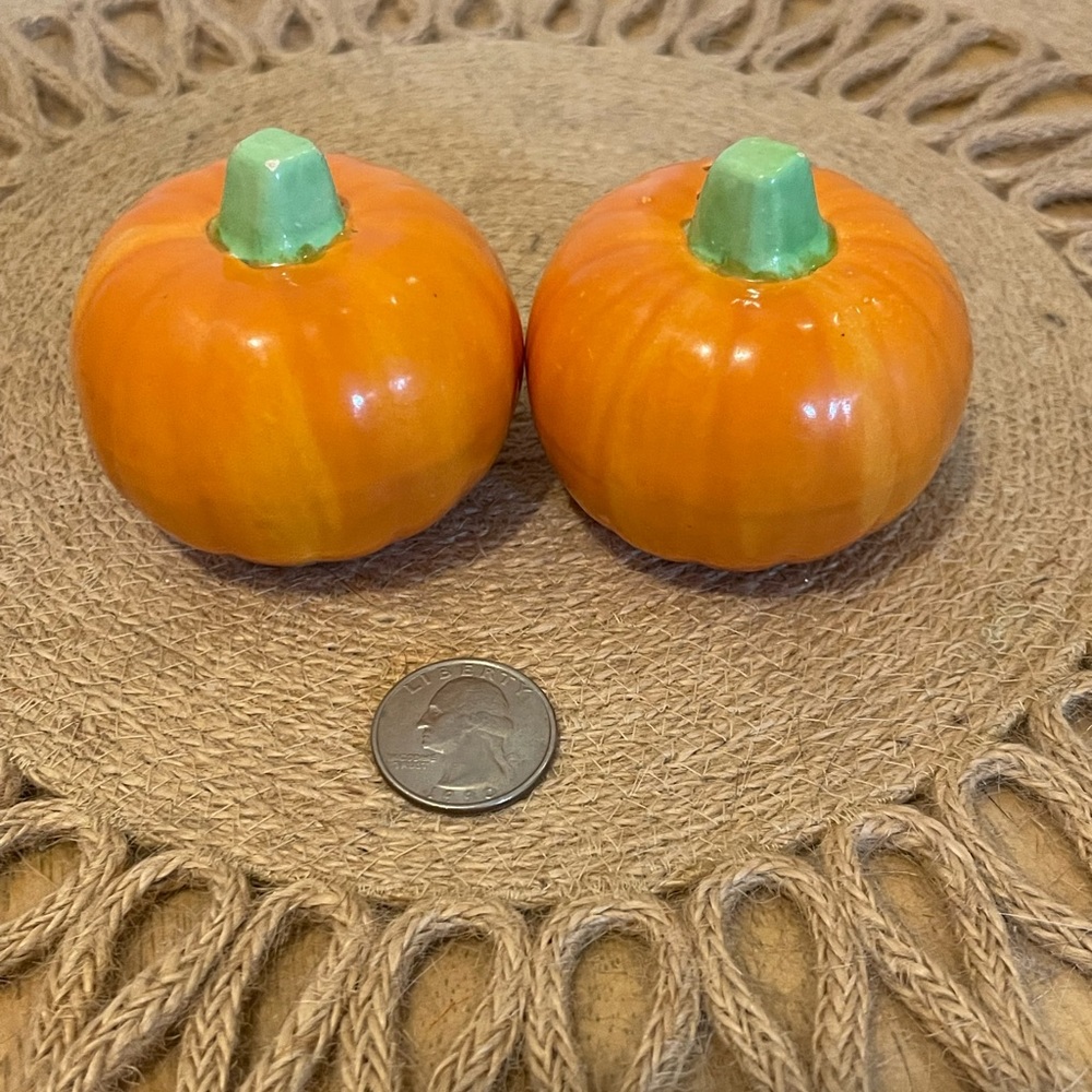 Orange pumpkin salt and pepper shaker set